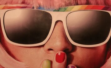 Po czym poznać że okulary mają powłokę antyrefleksyjną?