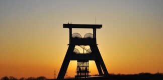 Z czego robi się przepuklina pępkowa?