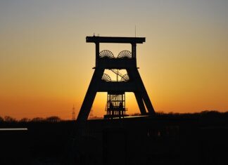 Z czego robi się przepuklina pępkowa?