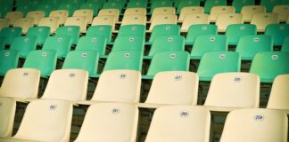 Czy plastikowe oprawki są modne?