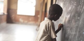 Jak się pisze po angielsku parasol?