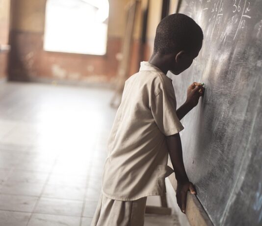 Jak się pisze po angielsku parasol?