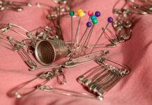 Jakie szpilki do czarnych rajstop?