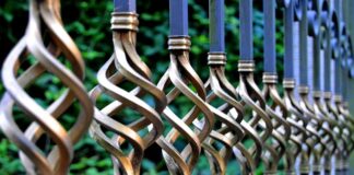 Czy metalowe spinki niszczą włosy? Czy metalowe spinki niszczą włosy?