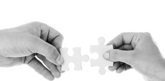 Jak łączyć ze sobą pierścionki?