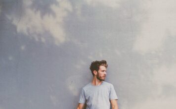 Czy można oddać siwe włosy na perukę?