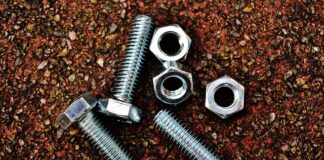 Gdzie naszyć naszywki na mundur wojskowy?