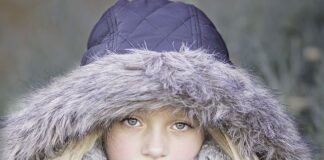 Jakie ubrania pasują do ciemnych włosów?