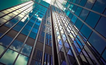 Które szkła są lepsze plastikowe czy szklane? Które szkła są lepsze plastikowe czy szklane?