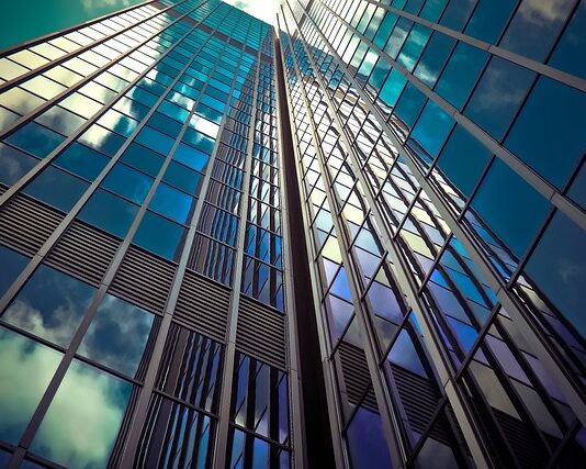 Które szkła są lepsze plastikowe czy szklane? Które szkła są lepsze plastikowe czy szklane?