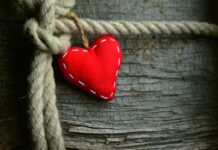 Czy związane włosy się niszczą? Czy związane włosy się niszczą?