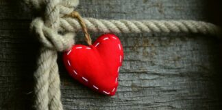 Czy związane włosy się niszczą? Czy związane włosy się niszczą?