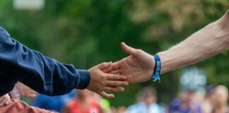 Czy Świadkowie Jehowy noszą obrączki?